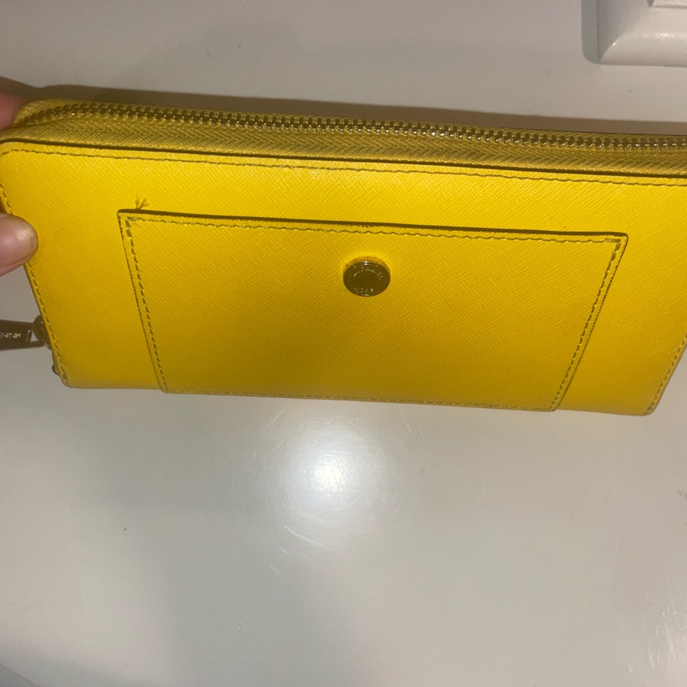 Yellow wallet - Picture 5 of 7